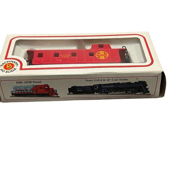 Bachmann Ho Scale 43-1037-02 All Steel Caboose Santa Fe New in Box - Picture 2 of 5
